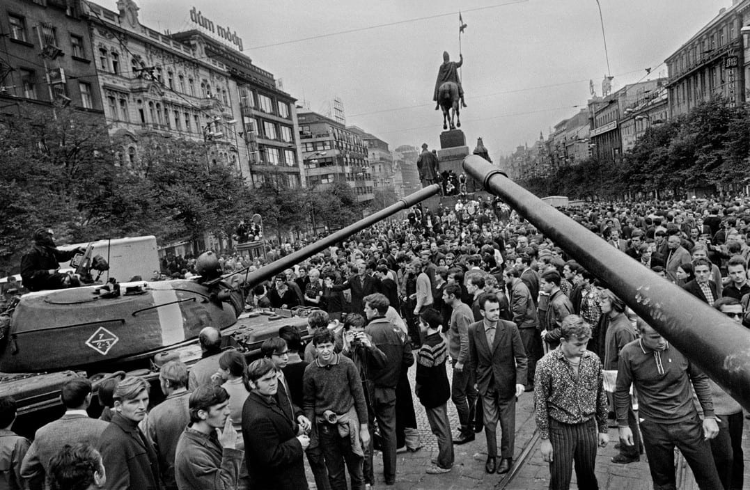 Josef Koudelka, "CZECHOSLOVAKIA. Prague. 21 August 1968. Warsaw Pact tanks invade Prague."