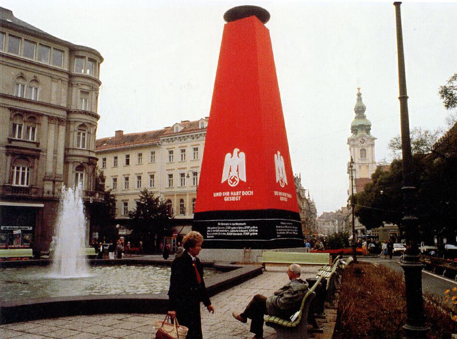 Hans Haacke, "Und ihr habt doch gesiegt" (Et pourtant, vous étiez les vainqueurs), 1988, Graz, Autriche, via imagesanalyses.univ-paris1.fr